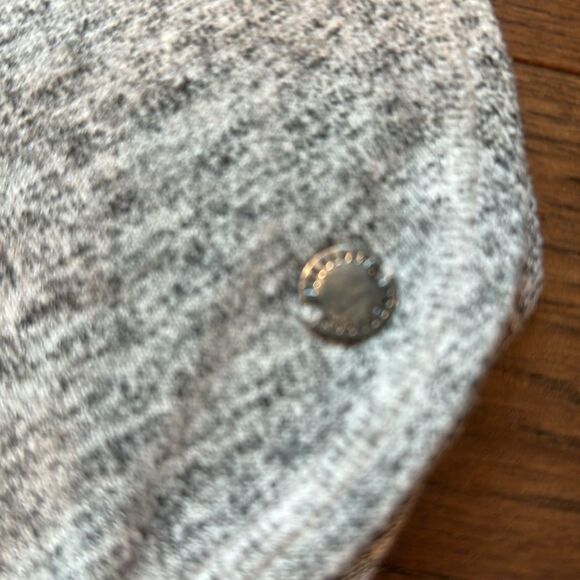 Ideology Soft Gray Sweater / Sweatshirt Size Small - Picture 3 of 7